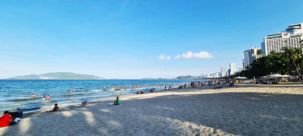 Nha Trang là điểm đến thu hút đông đảo du khách trong và ngoài nước