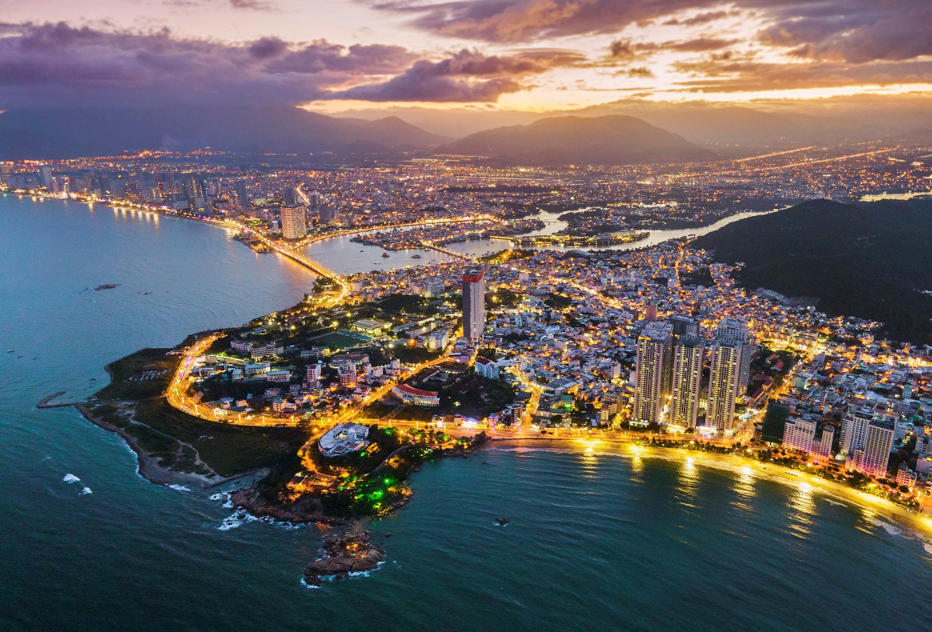 Phố biển Nha Trang nhìn từ trên cao Phố biển Nha Trang nhìn từ trên cao